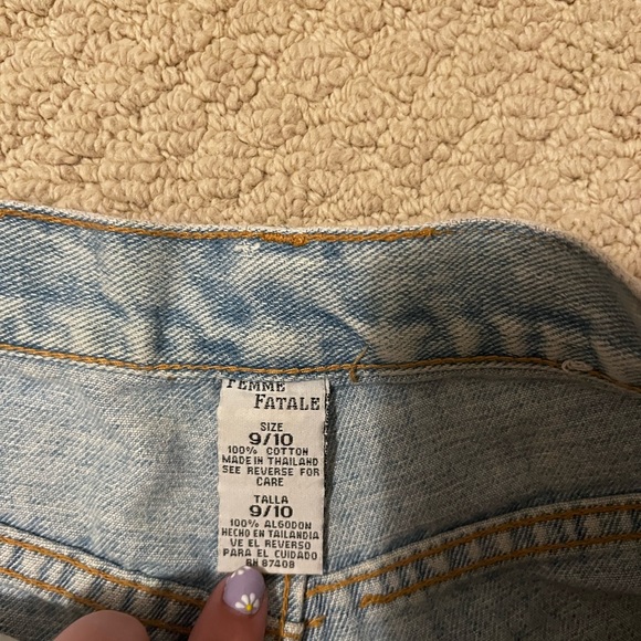 Really cute jean shorts with honey bear design - Picture 3 of 4